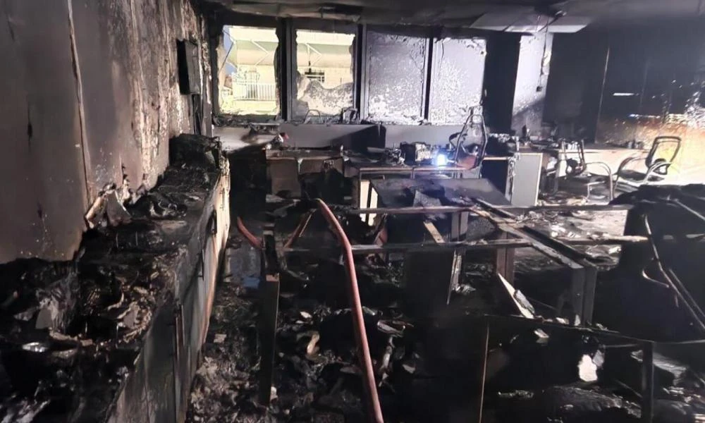 Θεσσαλονίκη: Σοβαρές καταστροφές σε σουίτες και στο γραφείο Καρυπίδη από τη φωτιά στην ΠΑΕ Άρης